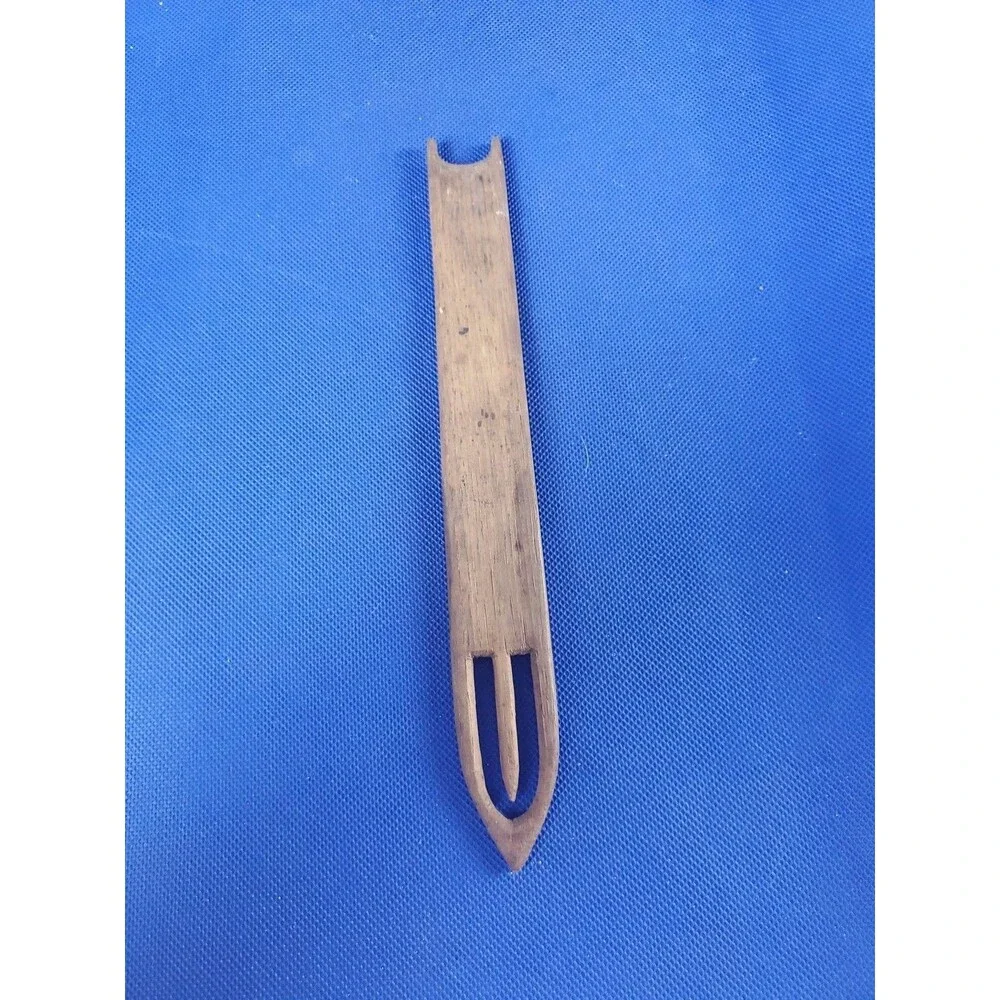 Antique Maine Nautical Hand Carved Primitive Wood Shuttle Fish Net Repair Tool